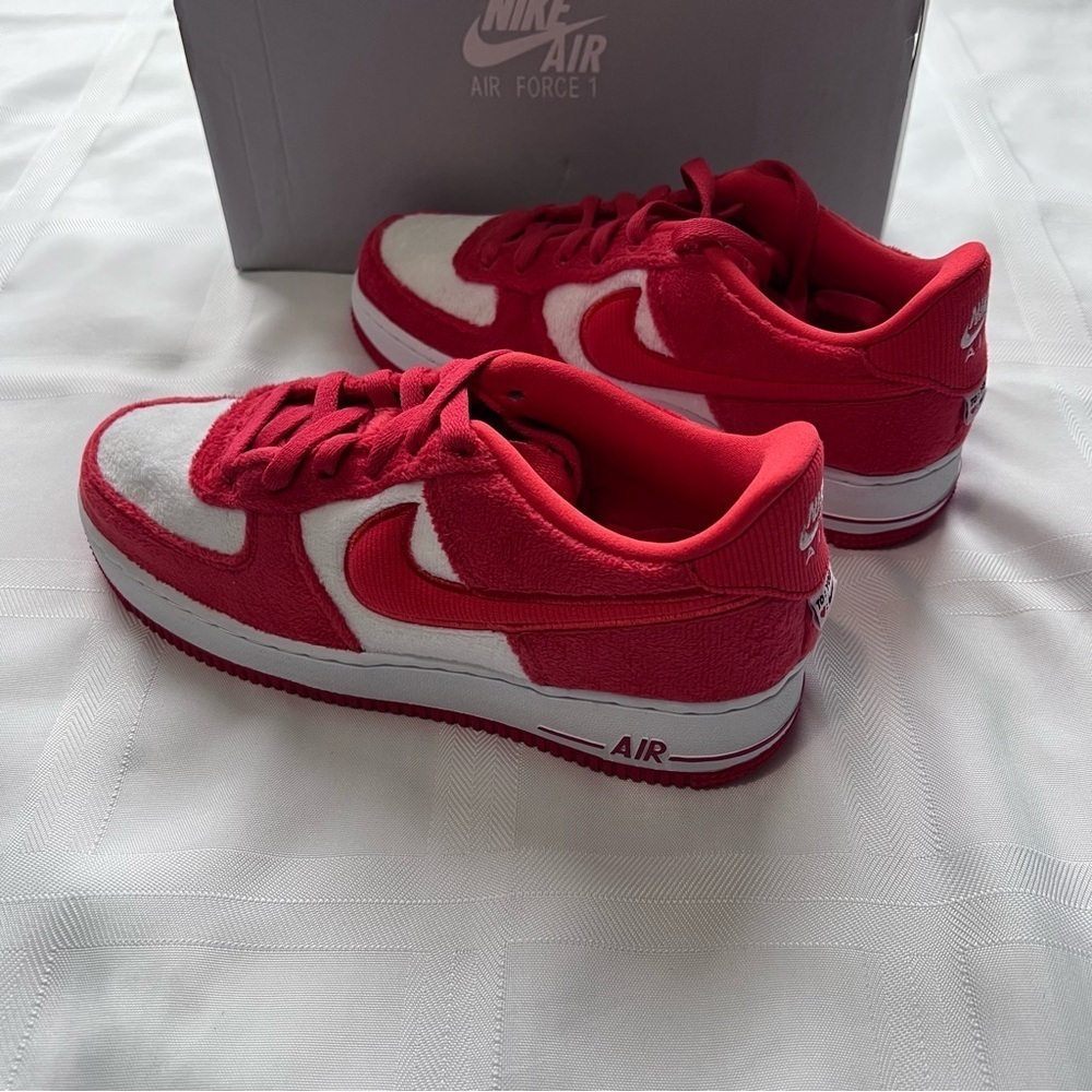 Nike Air Force 1 GS Red & White Low Tops Youth 6.5Y Valentine Vibes - Picture 7 of 12